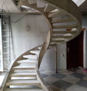 Винтовая лестница на титивах